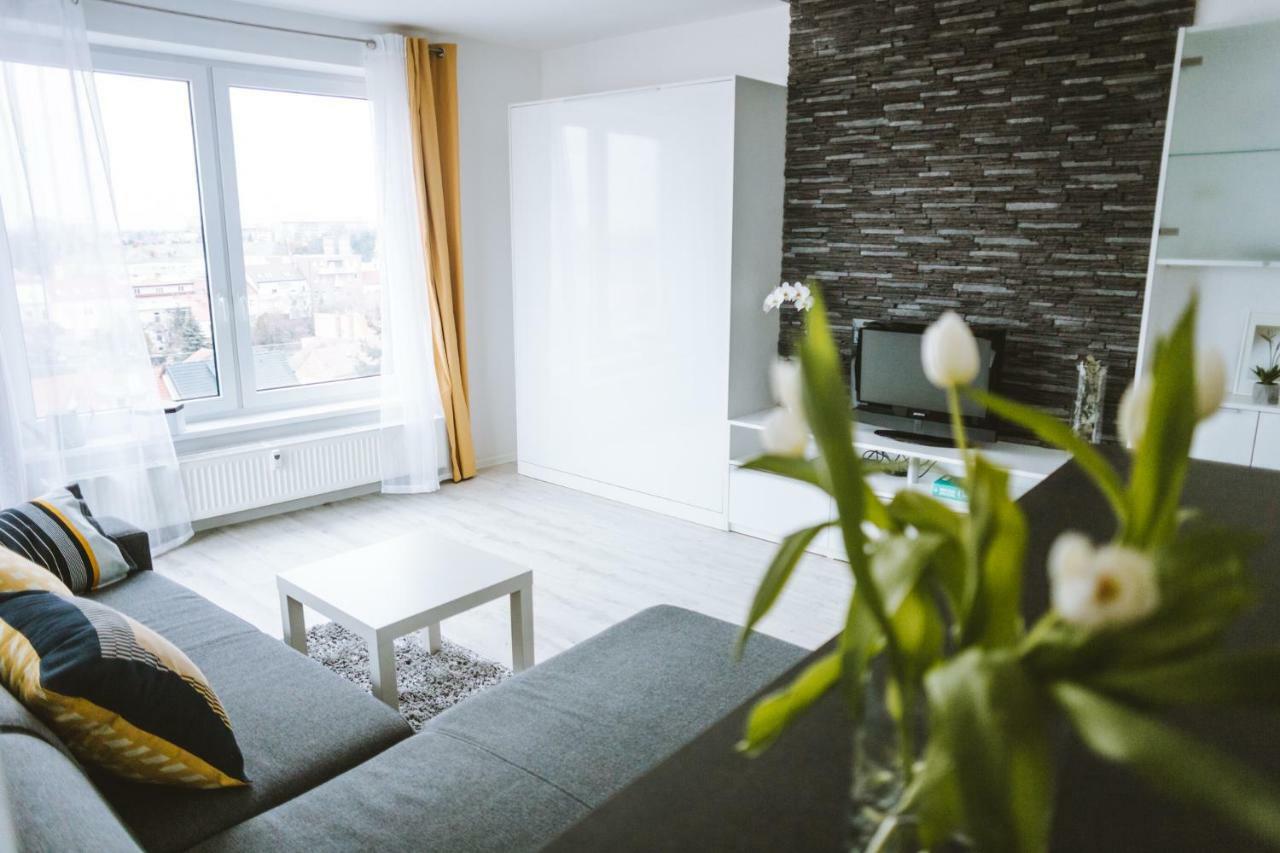 Design Apartment, The City Centre Close To The Health Spa Piest'any Exteriör bild