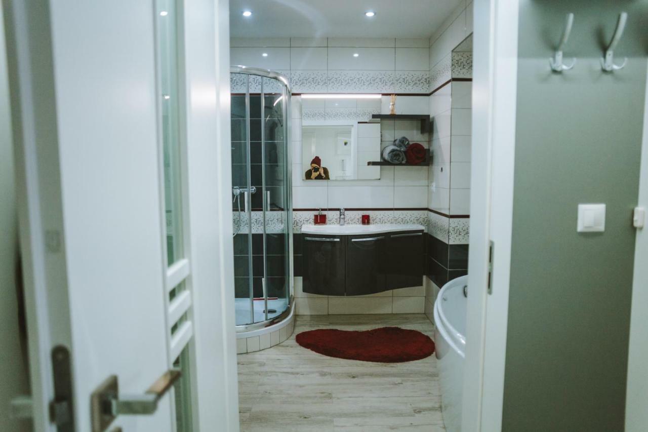 Design Apartment, The City Centre Close To The Health Spa Piest'any Exteriör bild