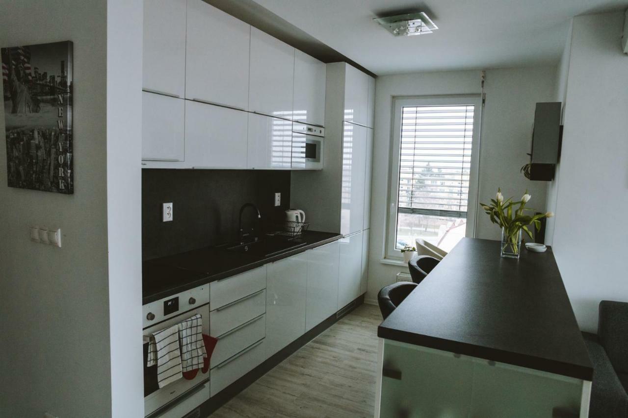 Design Apartment, The City Centre Close To The Health Spa Piest'any Exteriör bild