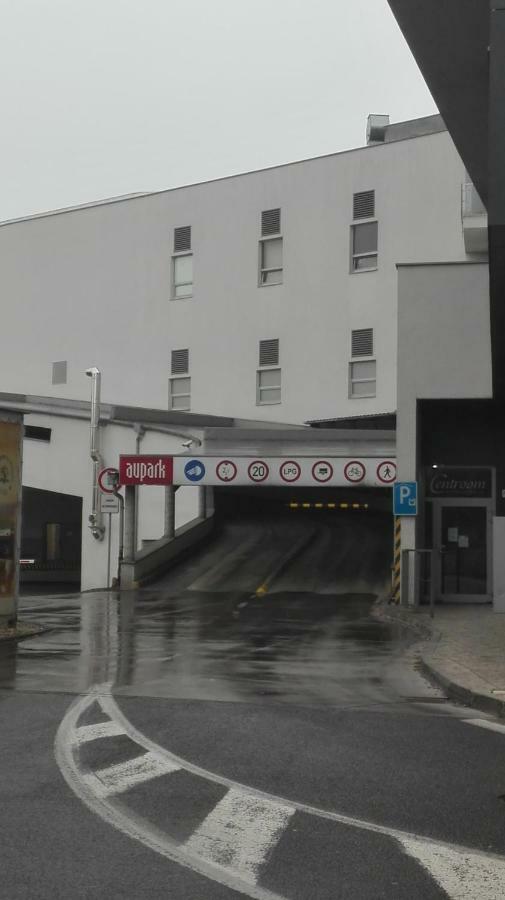 Design Apartment, The City Centre Close To The Health Spa Piest'any Exteriör bild